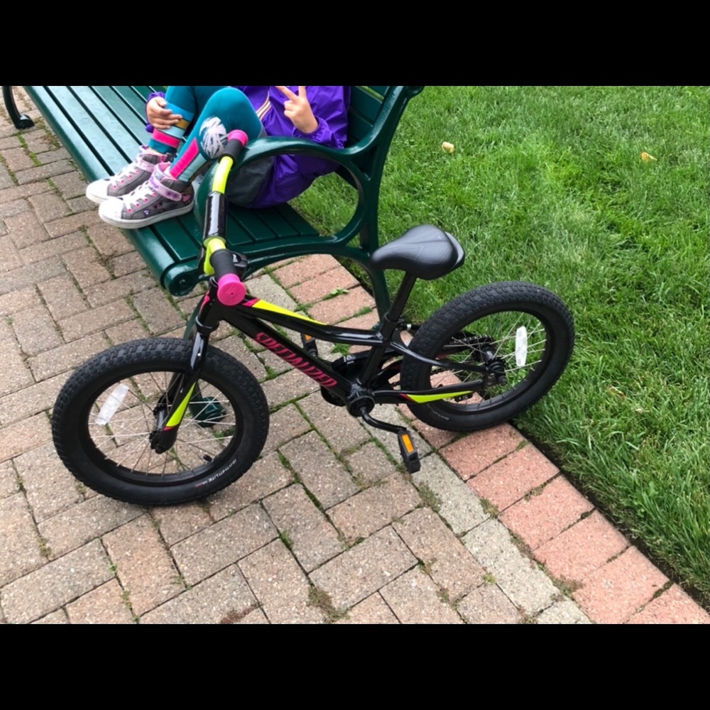Kid’s “Specialized” bike with training wheels